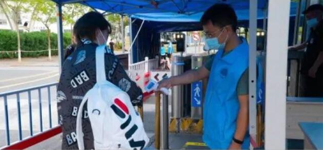 東信智能新生報到身份自助核驗解決方案